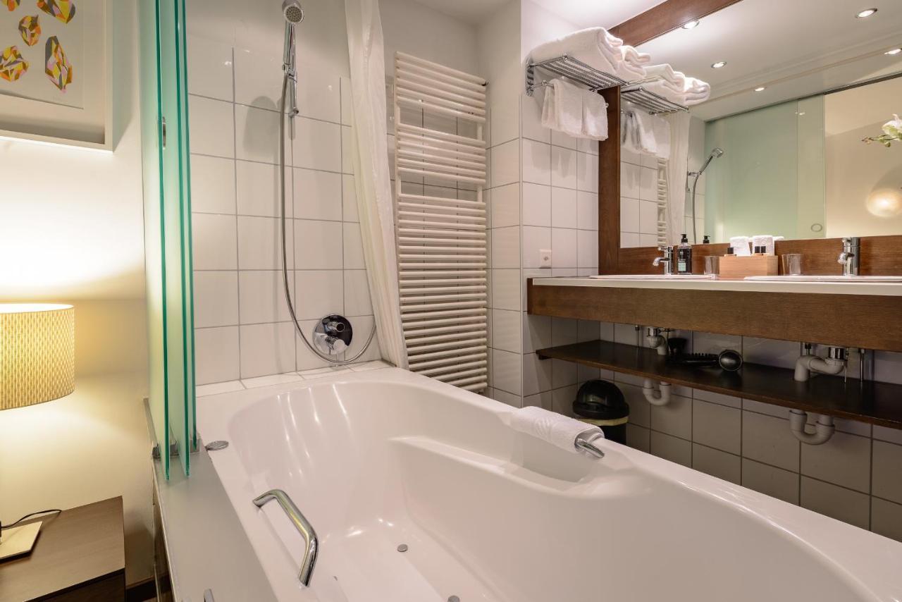 Central Hotel Верб'є Екстер'єр фото
