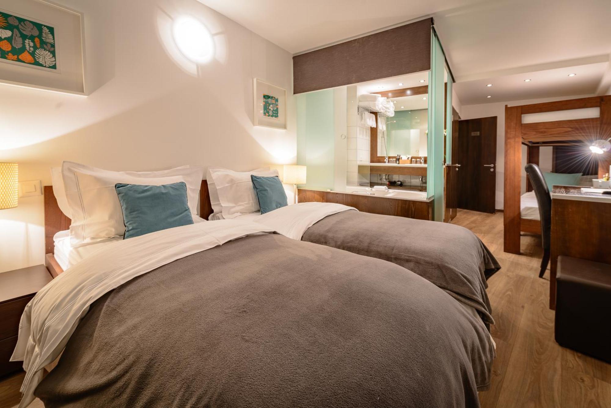 Central Hotel Верб'є Екстер'єр фото