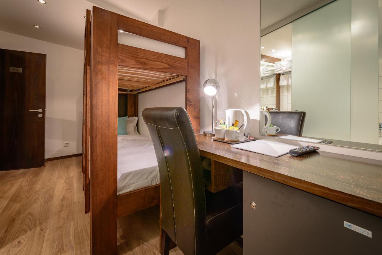 Central Hotel Верб'є Екстер'єр фото
